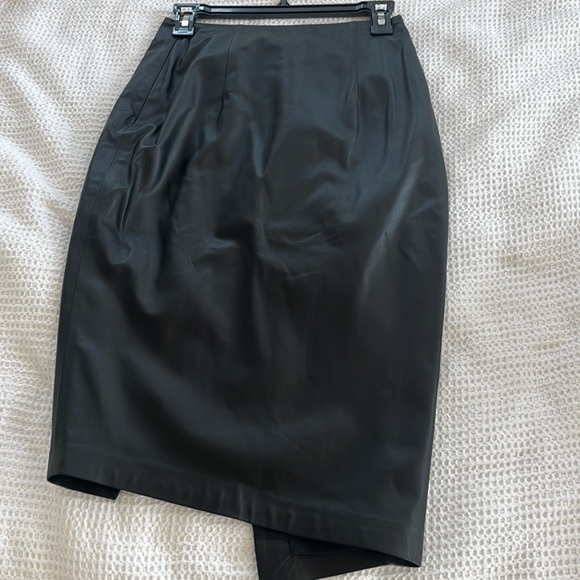 Zeynep Arcay leather skirt - Picture 4 of 5